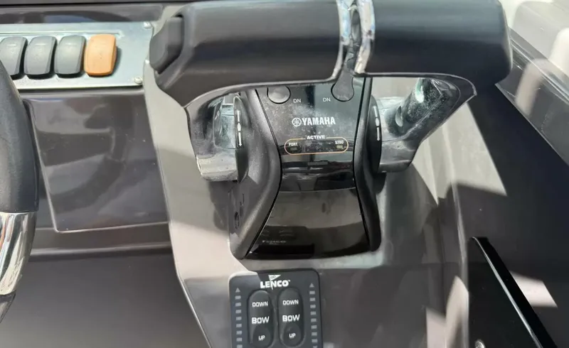 Slide: The Image of Blackfin 272DC 2020 - 5943128