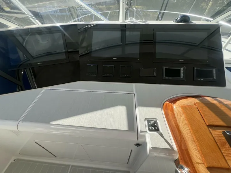 Slide: The Image of Viking 52 SILENT PARTNER - Helm 2007 Viking 52 SILENT PARTNER - 5943110