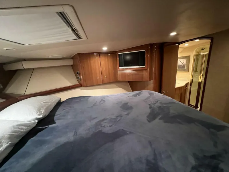 Slide: The Image of Viking 52 SILENT PARTNER - Master Stateroom 2007 Viking 52 SILENT PARTNER - 5943103