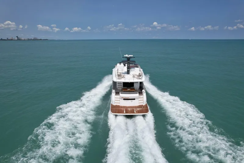 Slide: The Image of Sirena 58 Fly 2022 - 5943279