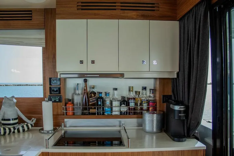 Slide: The Image of Sirena 58 Fly 2022 - 5943337