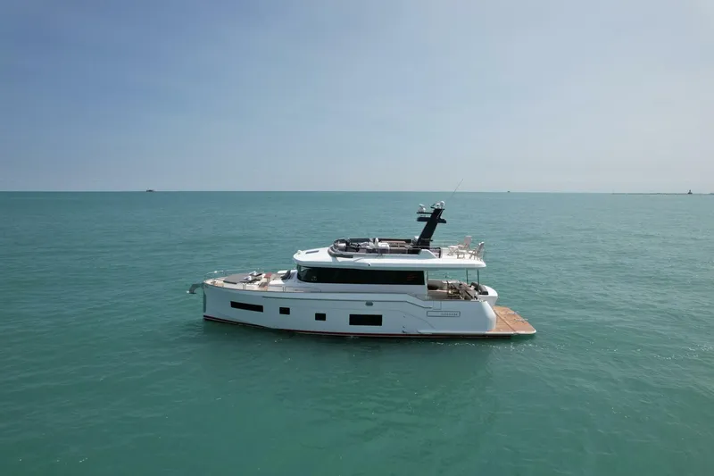 Slide: The Image of Sirena 58 Fly 2022 - 5943300