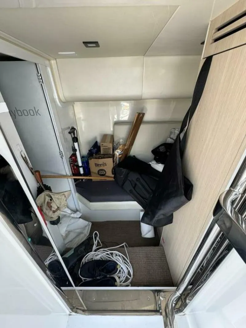 Slide: The Image of Sirena 58 Fly 2022 - 5943322