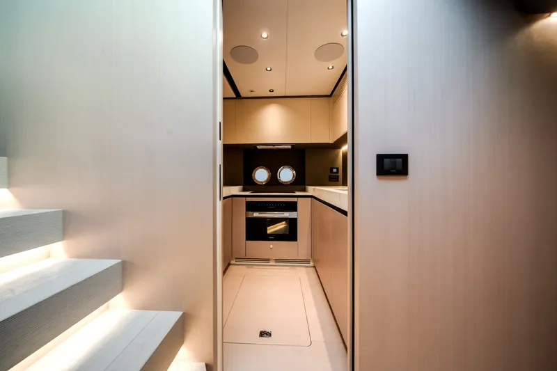 Slide: The Image of Azimut S8 2026 - 6134455