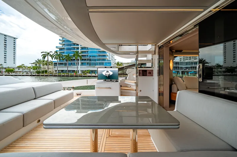 Slide: The Image of Azimut S8 2026 - 6134495