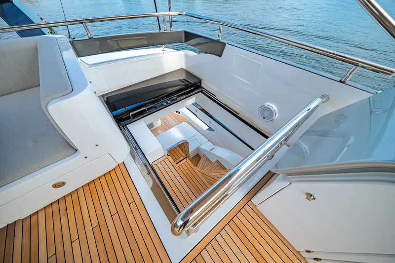 Slide: The Image of Azimut S8 2026 - 6134501