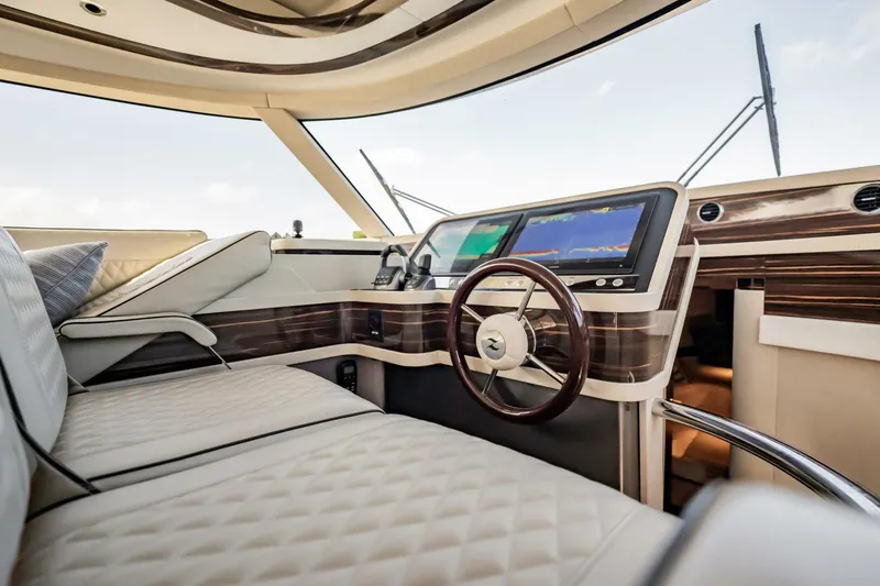 Slide: The Image of Zeelander Z5 2025 - 5943711