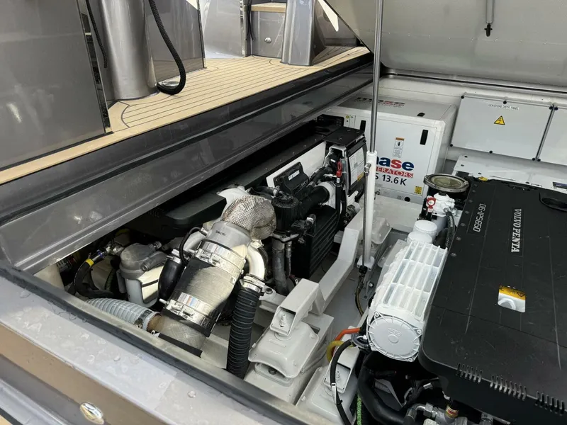 Slide: The Image of Zeelander Z5 2025 - 5943726