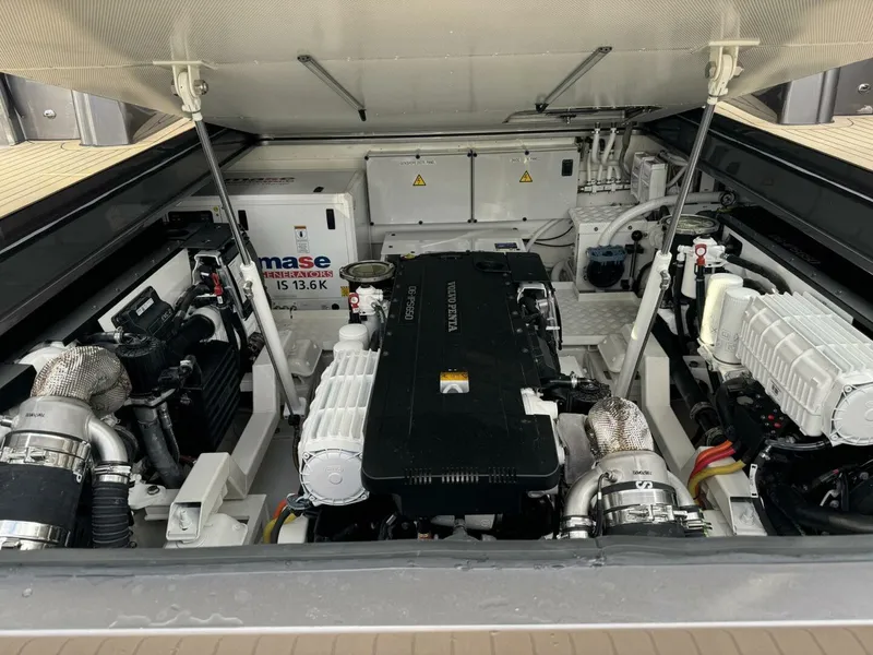 Slide: The Image of Zeelander Z5 2025 - 5943729