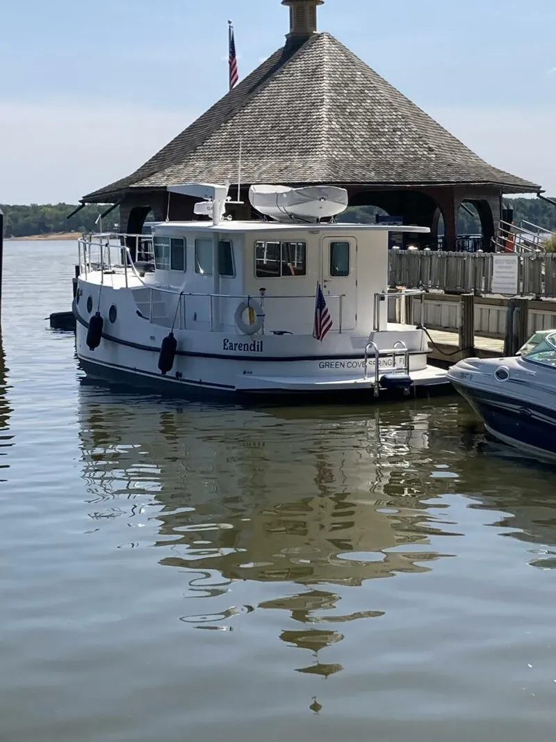 Slide: The Image of 37' Great Harbour port aft profile2 - 5943779