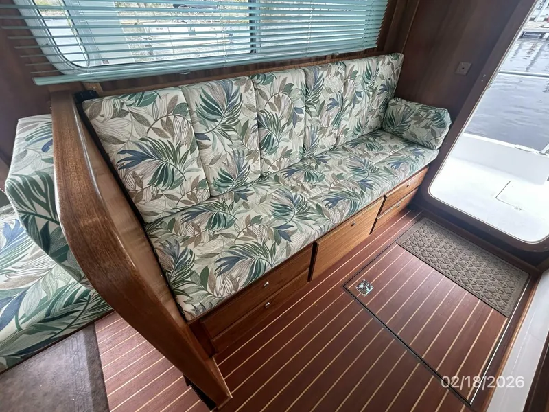 Slide: The Image of 37' Great Harbour salon starboard seating2 - 5943800
