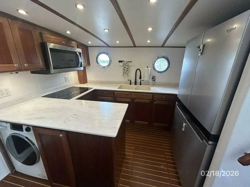 Slide: The Image of 37' Great Harbour galley starboard - 5943761