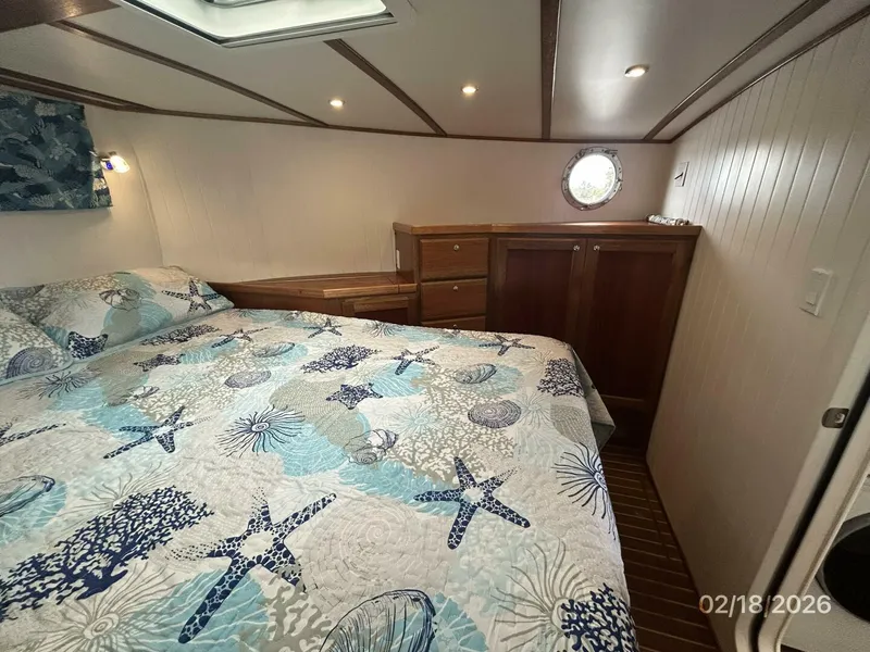 Slide: The Image of 37' Great Harbour master stateroom starboard - 5943776