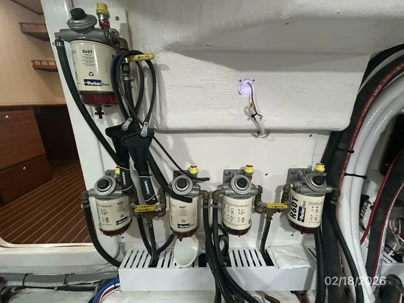 Slide: The Image of 37' Great Harbour fuel filters - 5943755