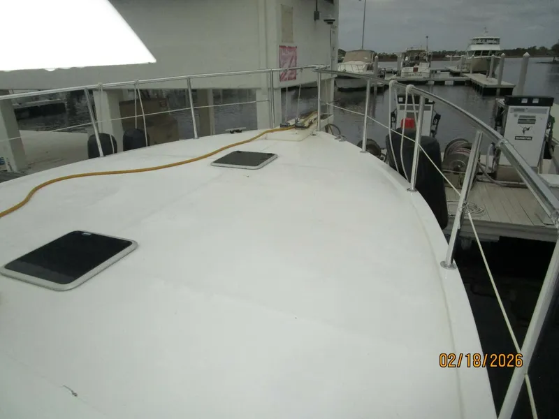 Slide: The Image of 37' Great Harbour foredeck2 - 5943754