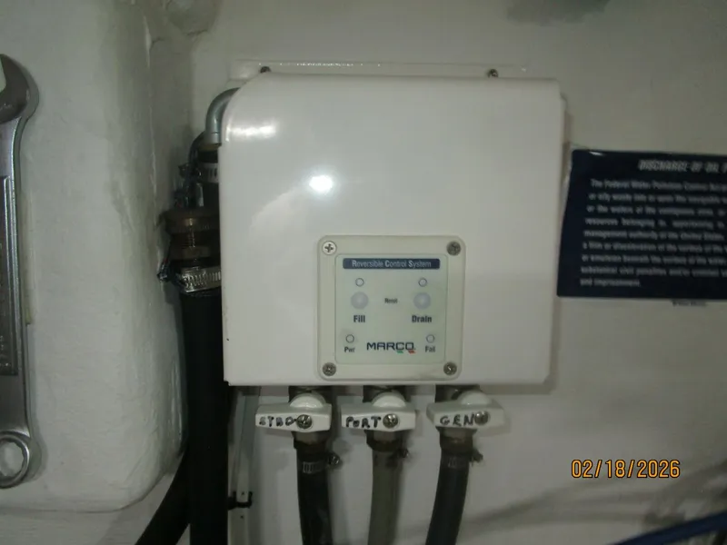 Slide: The Image of 37' Great Harbour oil change system - 5943777