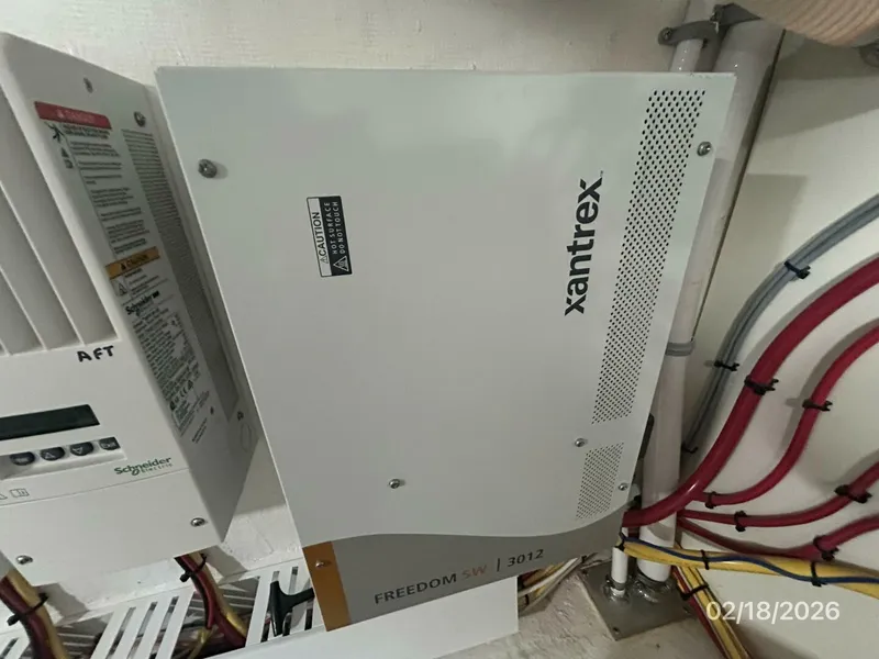 Slide: The Image of 37' Great Harbour inverter - 5943770