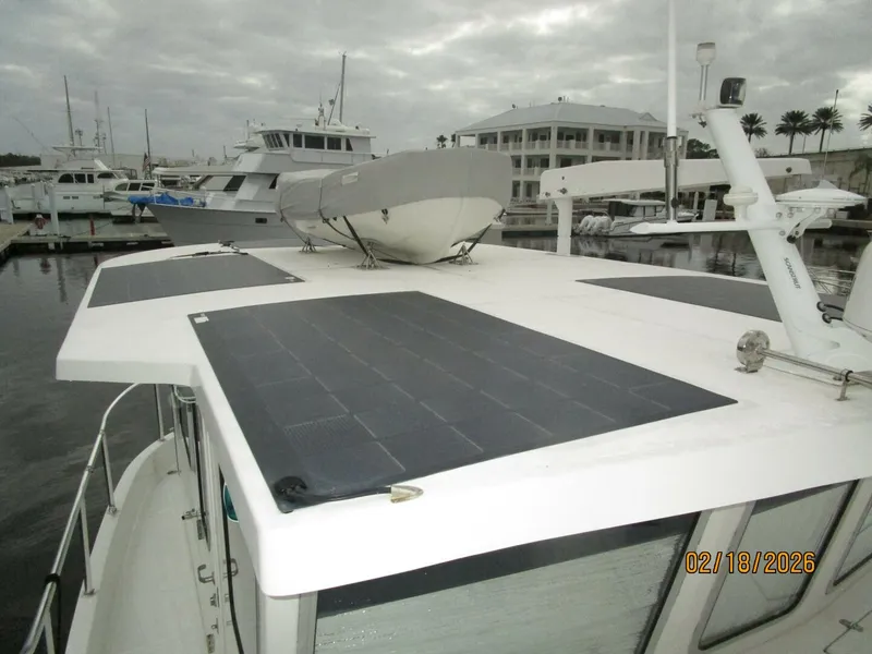 Slide: The Image of 37' Great Harbour solar panels - 5943803