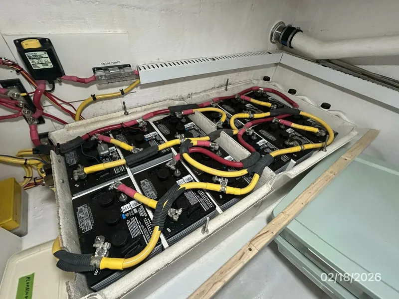 Slide: The Image of 37' Great Harbour battery bank - 5943740