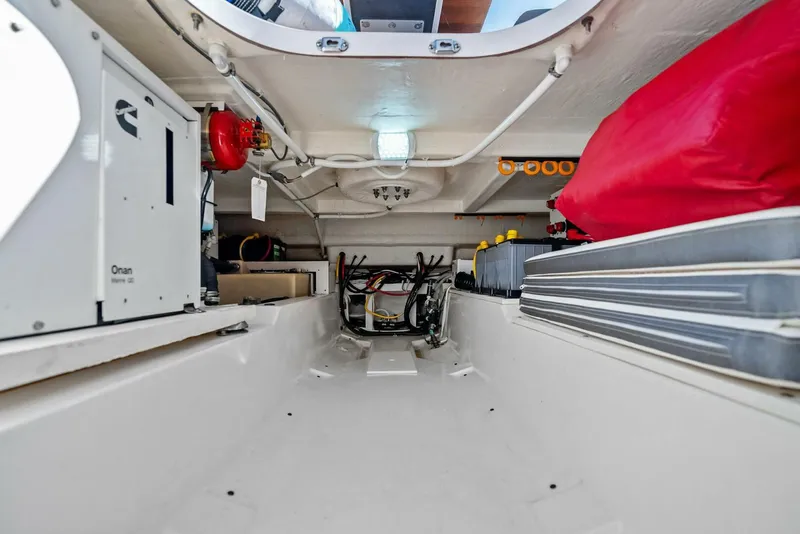 Slide: The Image of Tiara 38 LS 2019 - 5943836