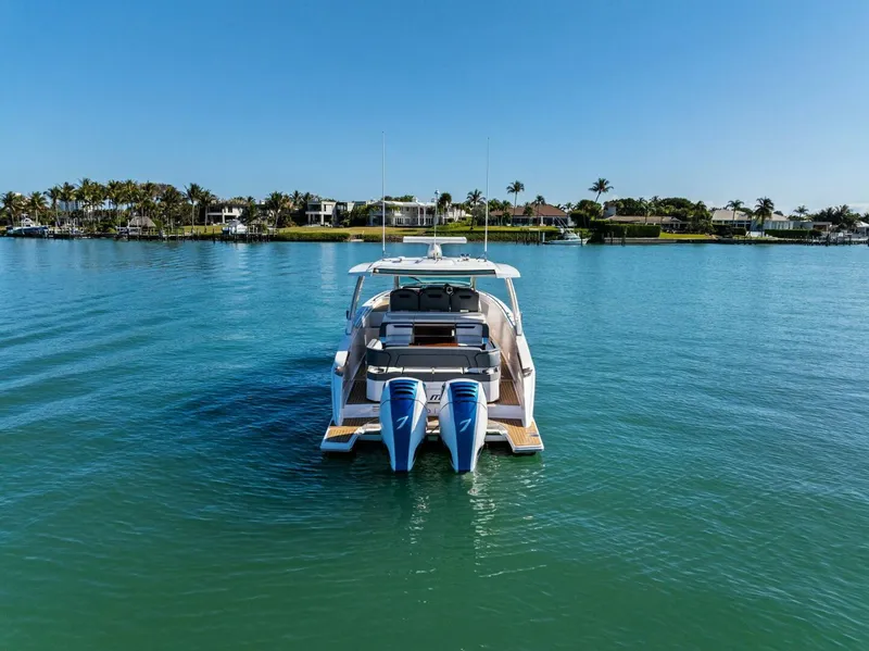 Slide: The Image of Tiara 38 LS 2019 - 5943831