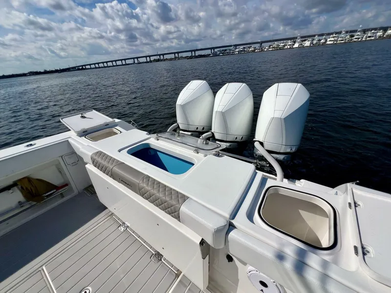 Slide: The Image of Caymas 341CC 2021 - 5943893