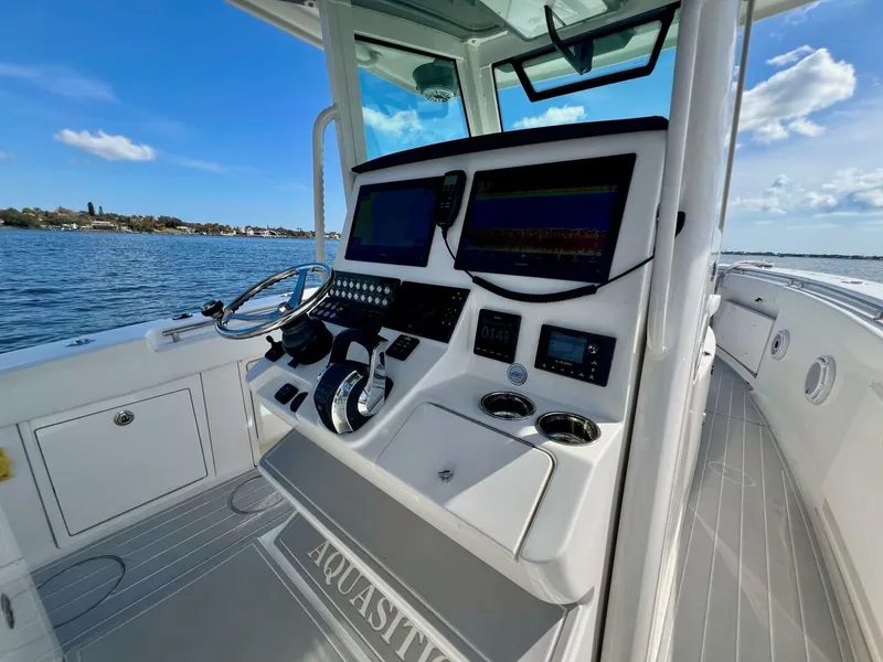 Slide: The Image of Caymas 341CC 2021 - 5943903