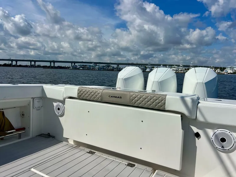 Slide: The Image of Caymas 341CC 2021 - 5943888