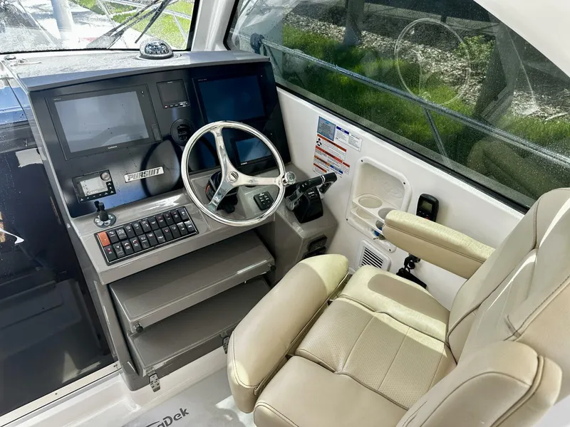 Slide: The Image of Pursuit OS 325 - Helm 2019 Pursuit OS325 - 5944135