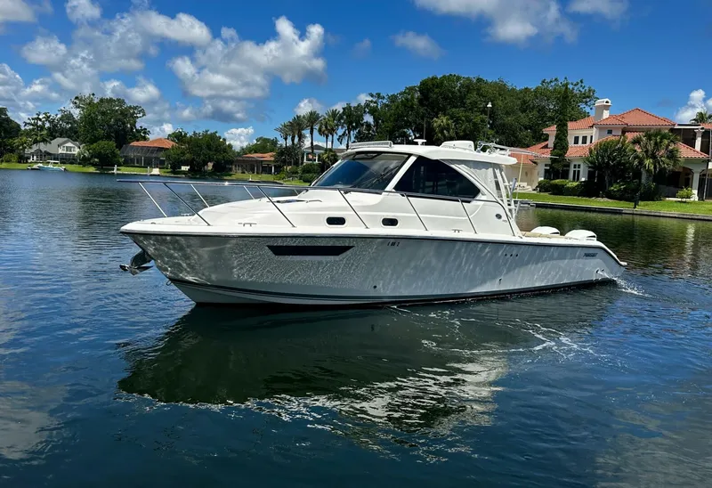 Slide: The Image of Pursuit OS 325 - Exterior 2019 Pursuit OS325 - 5944129