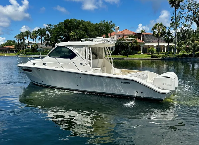 Slide: The Image of Pursuit OS 325 - Exterior 2019 Pursuit OS325 - 5944130