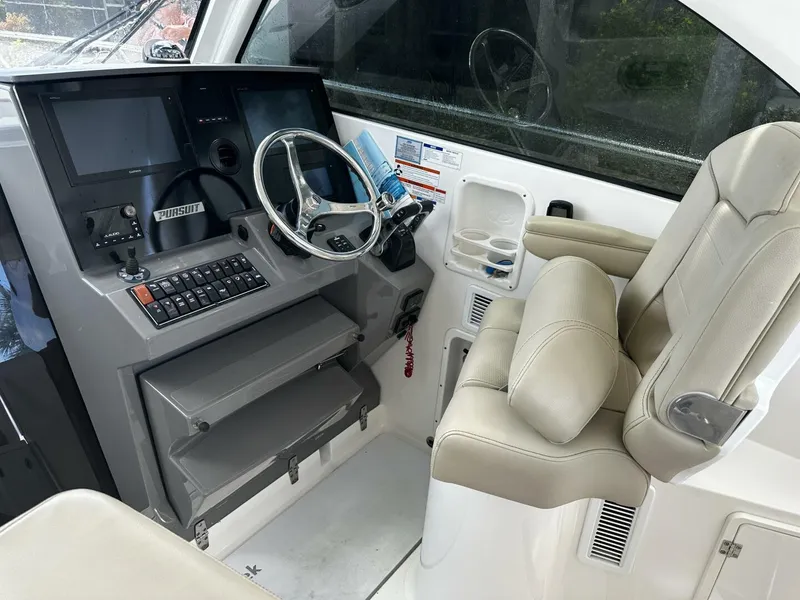 Slide: The Image of Pursuit OS 325 - Helm 2019 Pursuit OS325 - 5944134