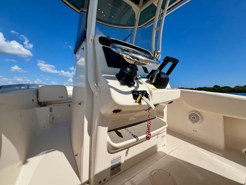 Slide: The Image of Grady-White Fisherman 257 2018 - 5944331