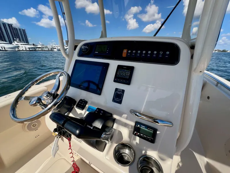 Slide: The Image of Grady-White Fisherman 257 2018 - 5944326