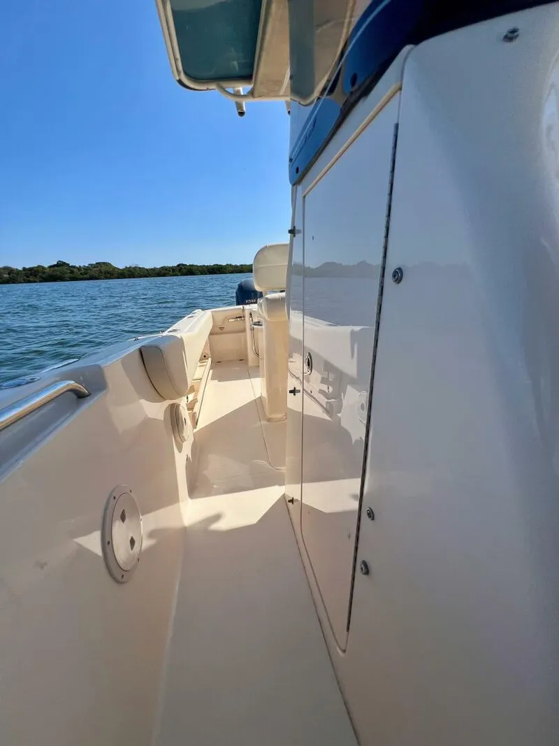 Slide: The Image of Grady-White Fisherman 257 2018 - 5944344