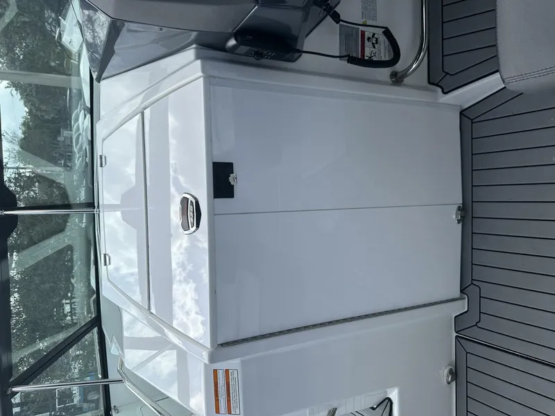 Slide: The Image of Cruisers 338 Outboard 2019 - 5944499