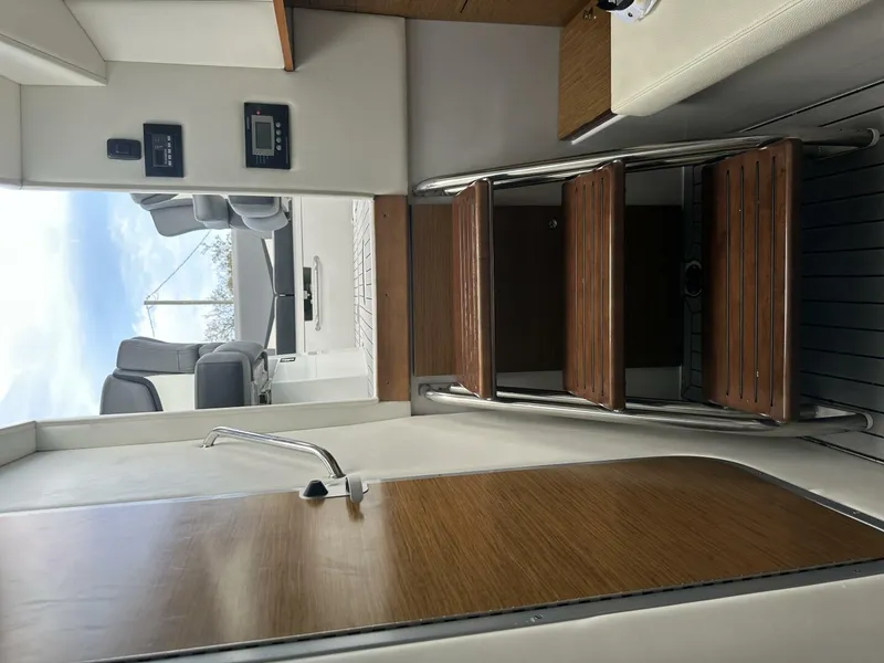 Slide: The Image of Cruisers 338 Outboard 2019 - 5944519