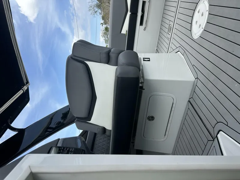 Slide: The Image of Cruisers 338 Outboard 2019 - 5944521