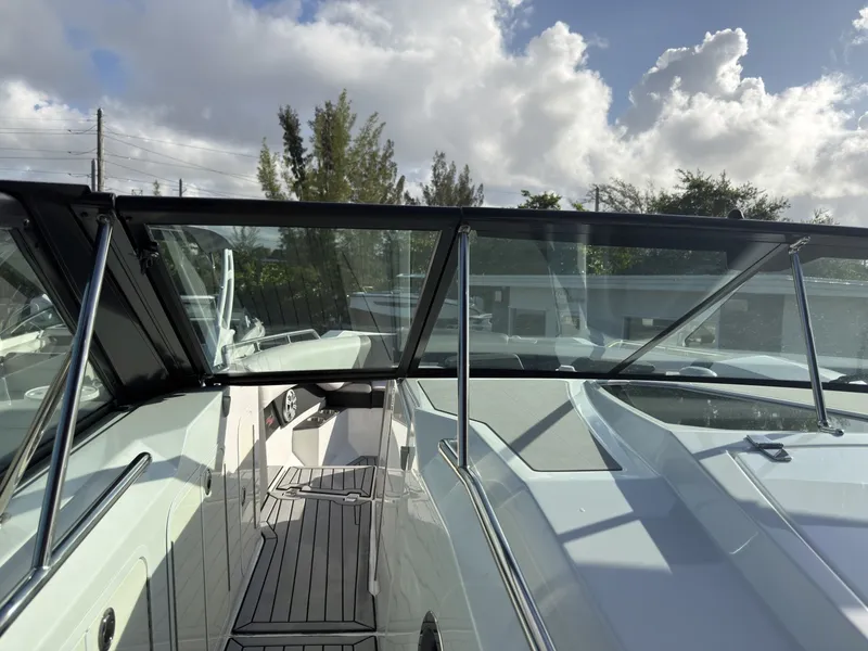 Slide: The Image of Cruisers 338 Outboard 2019 - 7308597