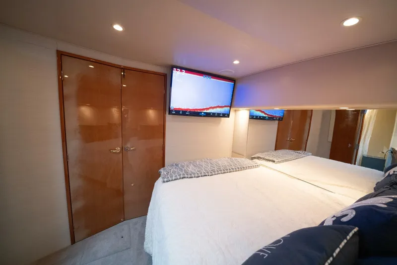 Slide: The Image of 2005 Viking 52 Convertible "Aquaholic" - 5944688