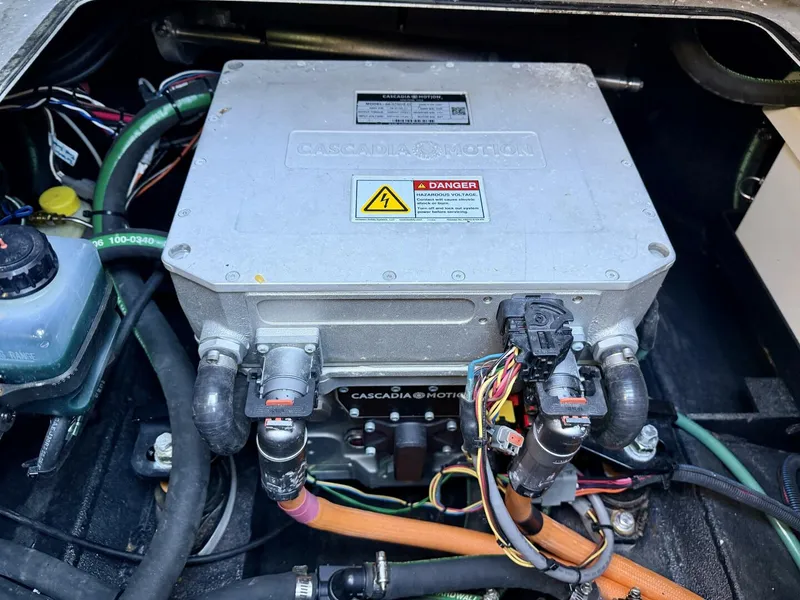 Slide: The Image of Correct Craft Ingenity 23EL2 Electric Boat 2023 - 5945097