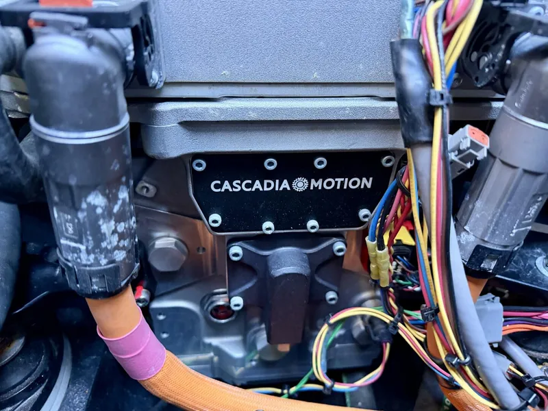 Slide: The Image of Correct Craft Ingenity 23EL2 Electric Boat 2023 - 5945098