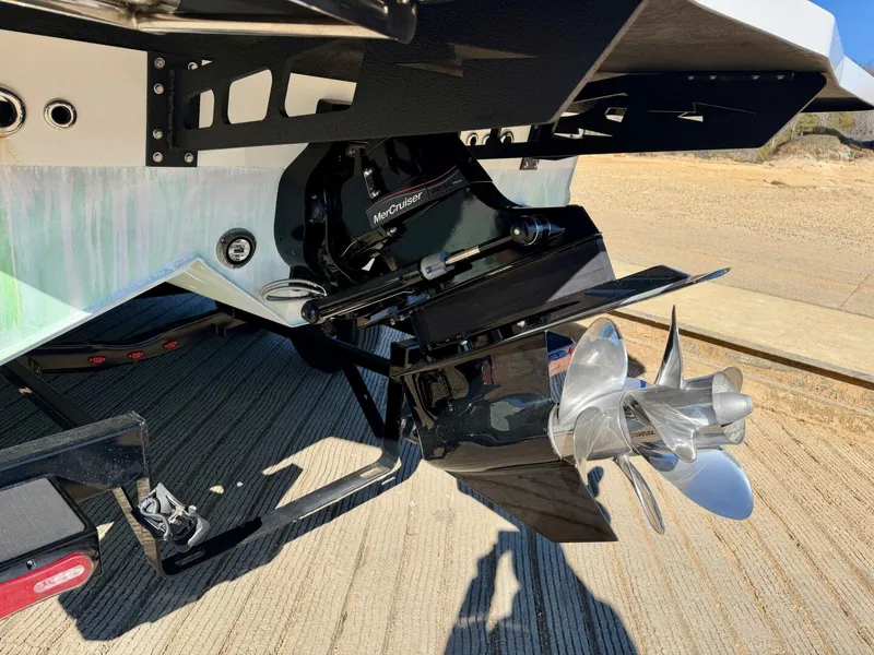 Slide: The Image of Correct Craft Ingenity 23EL2 Electric Boat 2023 - 5945111