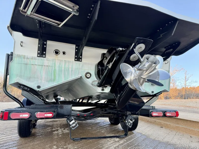 Slide: The Image of Correct Craft Ingenity 23EL2 Electric Boat 2023 - 5945115