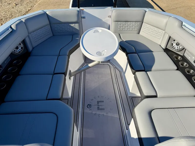 Slide: The Image of Correct Craft Ingenity 23EL2 Electric Boat 2023 - 5945120