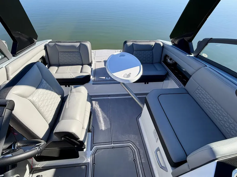 Slide: The Image of Correct Craft Ingenity 23EL2 Electric Boat 2023 - 5945121