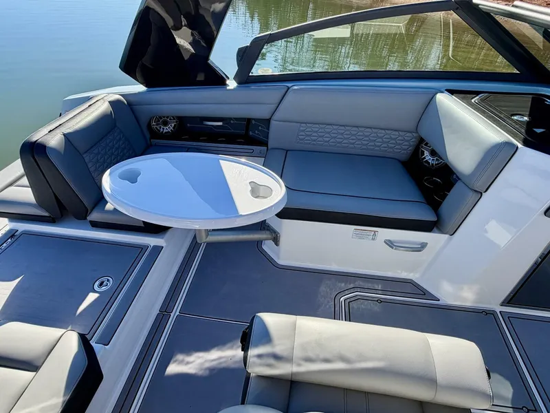 Slide: The Image of Correct Craft Ingenity 23EL2 Electric Boat 2023 - 5945122