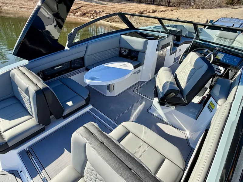 Slide: The Image of Correct Craft Ingenity 23EL2 Electric Boat 2023 - 5945123