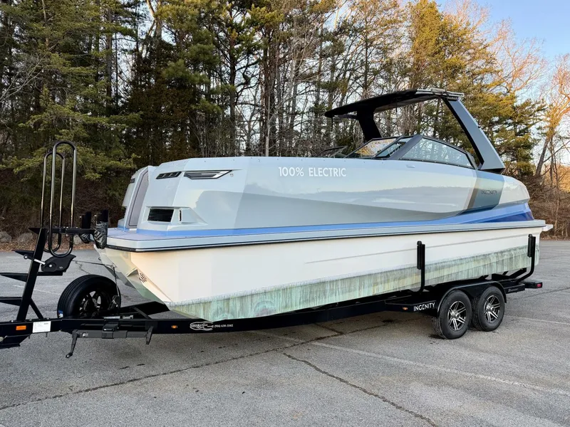 Slide: The Image of Correct Craft Ingenity 23EL2 Electric Boat 2023 - 5945170