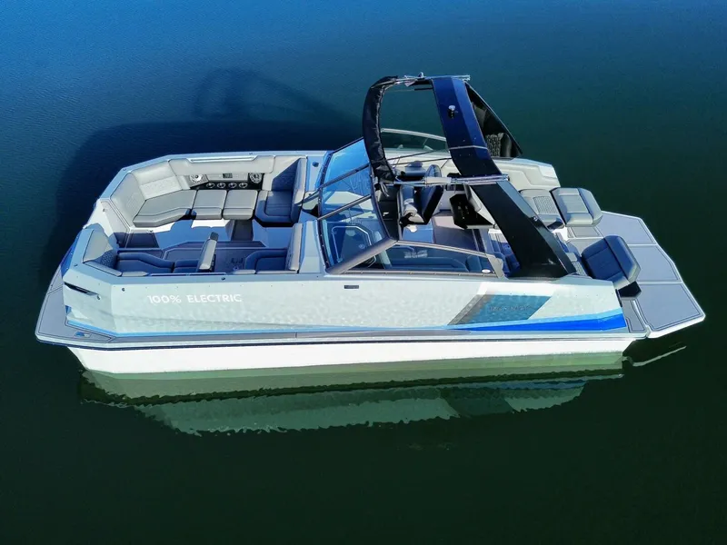 Slide: The Image of Correct Craft Ingenity 23EL2 Electric Boat 2023 - 5944999